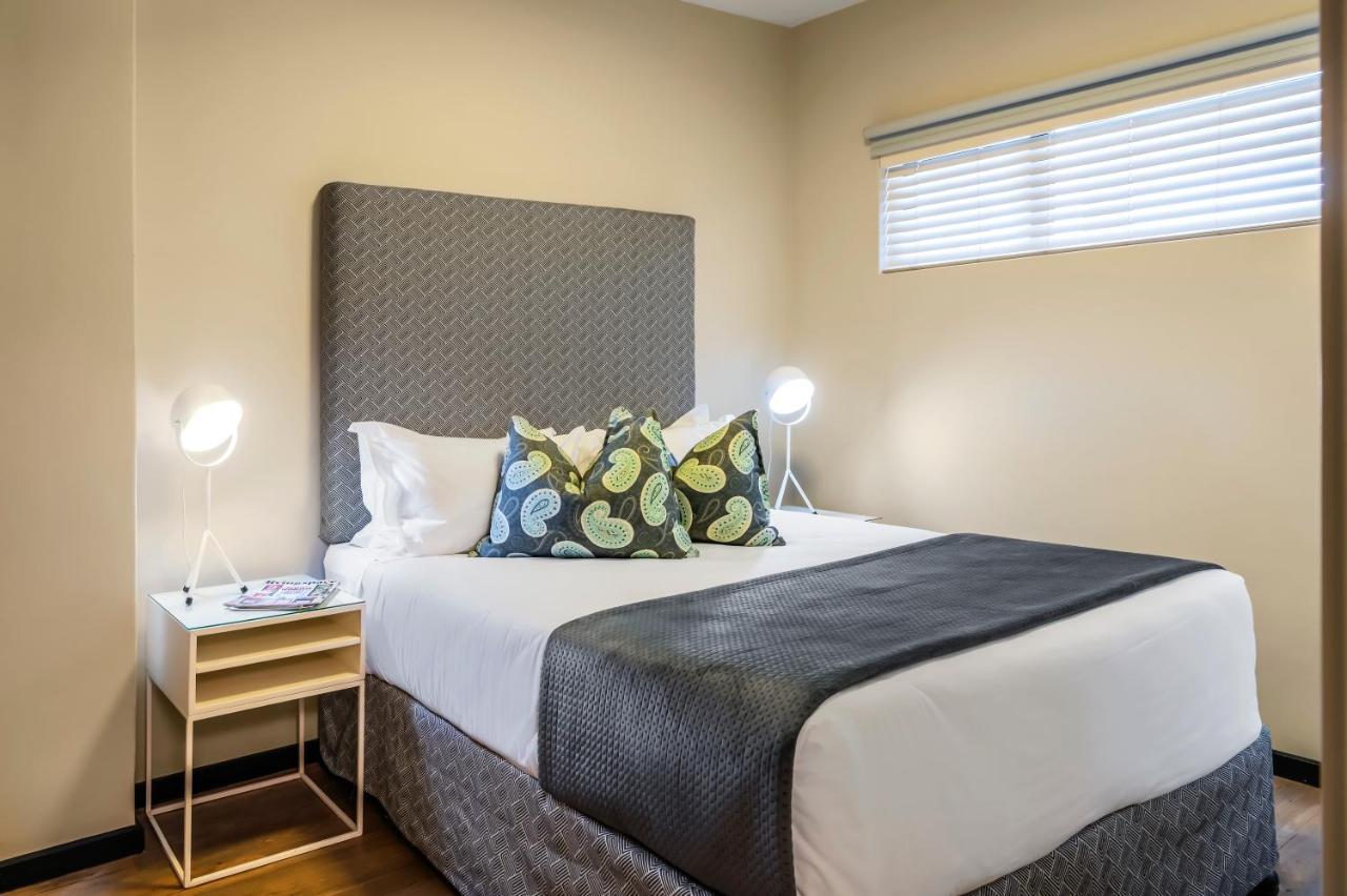 Apartment Cag The Vantage Rosebank Johannesburg