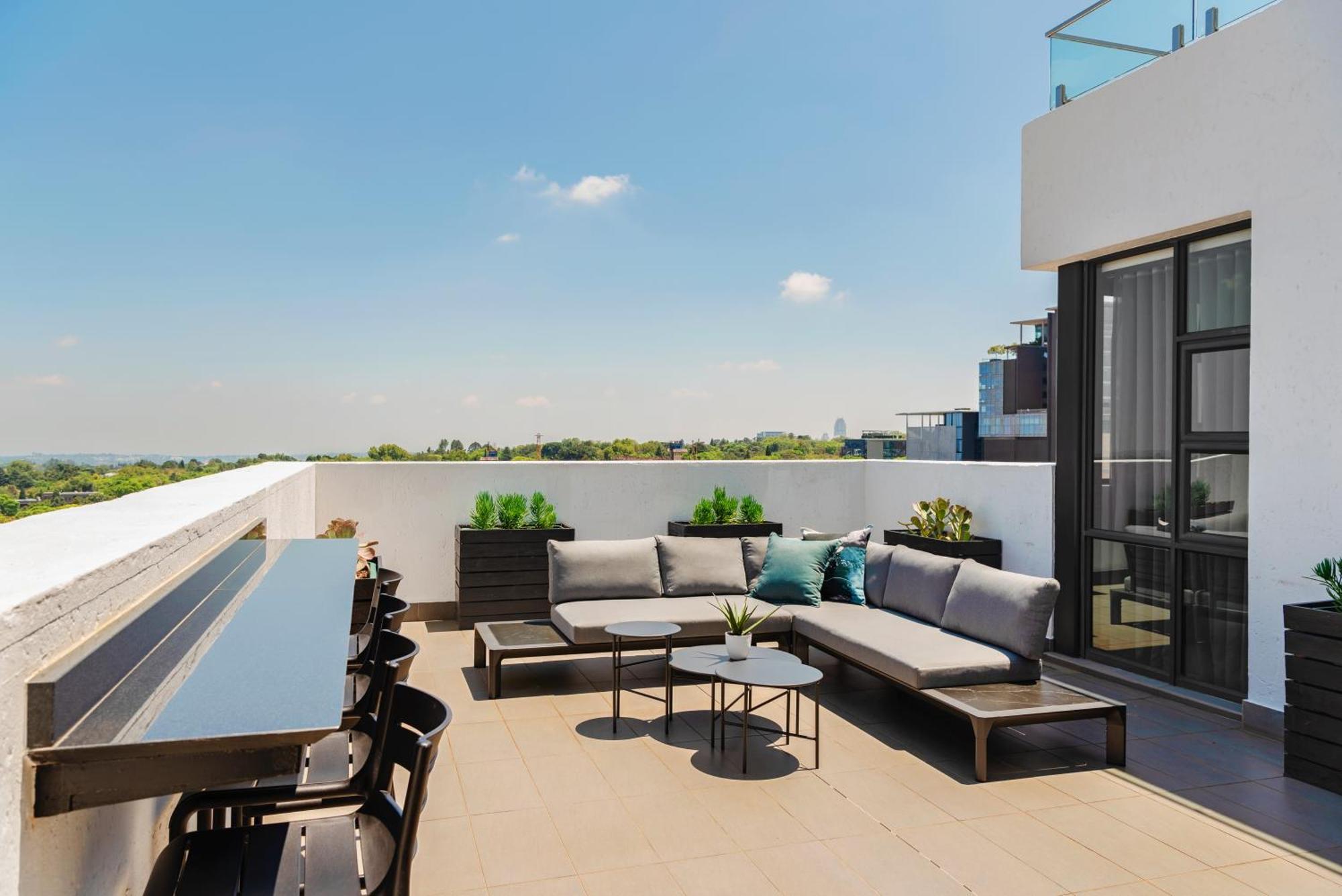 Apartment Cag The Vantage Rosebank Johannesburg